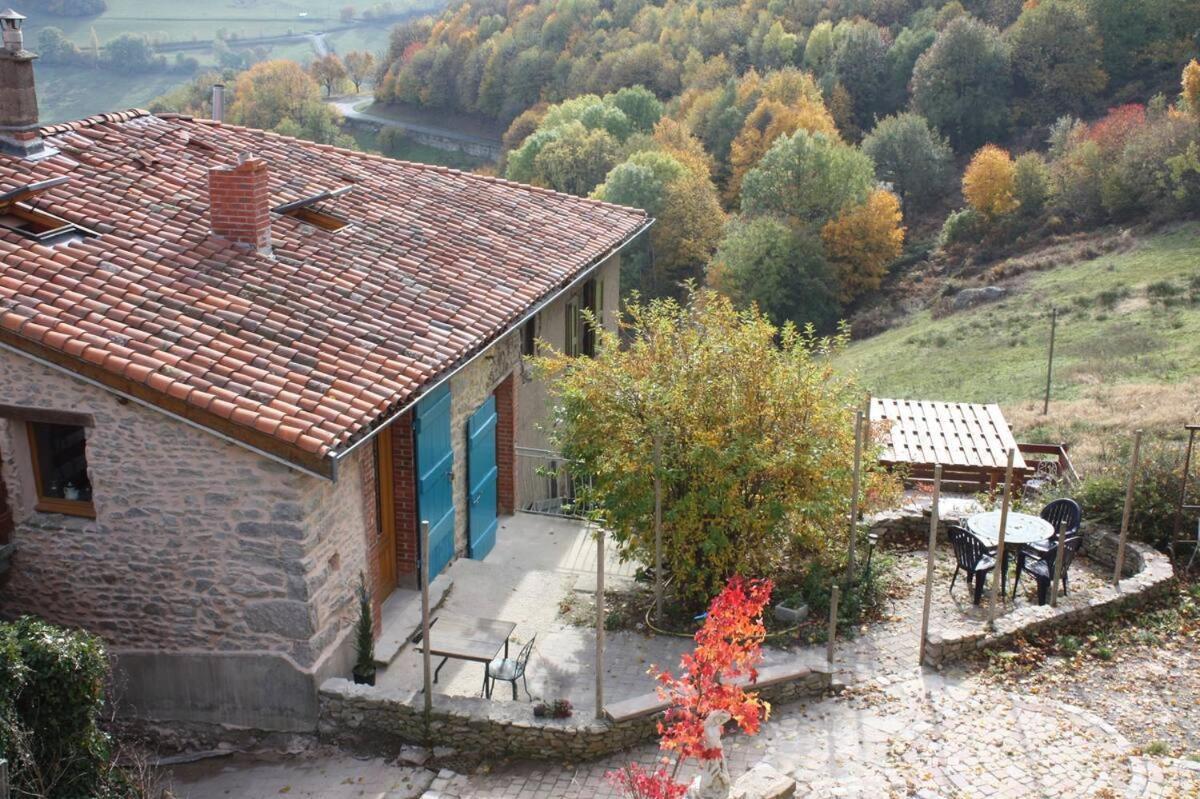 Gites Des Esselards Yzeron ภายนอก รูปภาพ
